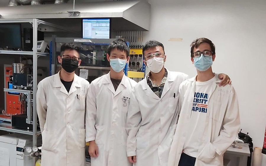 Luiz with Kawi Research Group members during SERIUS 2022